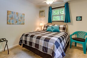 Dock + Screened Porch: Lake of the Ozarks Getaway!