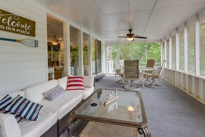 Dock + Screened Porch: Lake of the Ozarks Getaway!