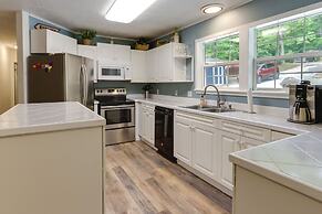 Dock + Screened Porch: Lake of the Ozarks Getaway!