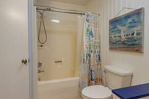 Dock + Screened Porch: Lake of the Ozarks Getaway!