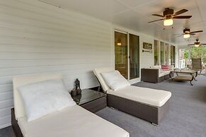 Dock + Screened Porch: Lake of the Ozarks Getaway!