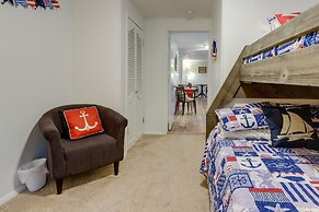 Dock + Screened Porch: Lake of the Ozarks Getaway!