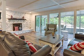 Dock + Screened Porch: Lake of the Ozarks Getaway!