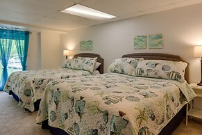 Dock + Screened Porch: Lake of the Ozarks Getaway!