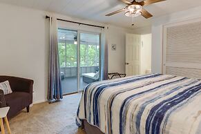 Dock + Screened Porch: Lake of the Ozarks Getaway!