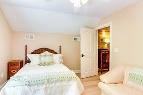 10-acre Lakefront Home w/ Pool, Hot Tub & Dock!