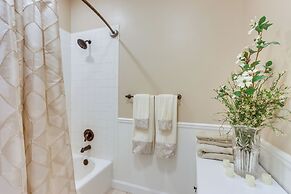 10-acre Lakefront Home w/ Pool, Hot Tub & Dock!