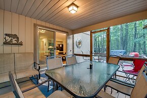 Pocono Lake Retreat w/ Fire Pit: Near Beach!