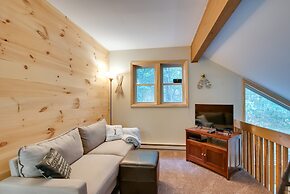 Pocono Lake Retreat w/ Fire Pit: Near Beach!