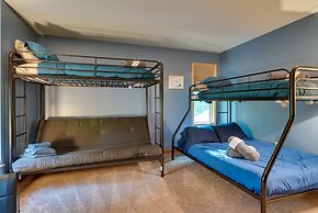 Pocono Lake Retreat w/ Fire Pit: Near Beach!