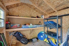 Pocono Lake Retreat w/ Fire Pit: Near Beach!