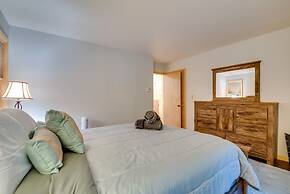 Pocono Lake Retreat w/ Fire Pit: Near Beach!