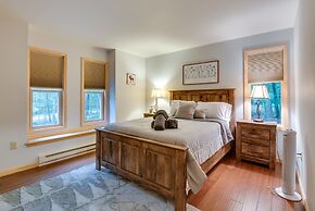 Pocono Lake Retreat w/ Fire Pit: Near Beach!