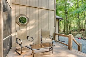 Pocono Lake Retreat w/ Fire Pit: Near Beach!