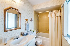 Canal-front Gulf Coast Home ~ 3 Mi to Local Beach!