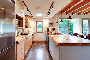 Acadia Home w/ Rooftop Deck - Close to Trails!