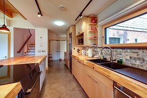 Acadia Home w/ Rooftop Deck - Close to Trails!
