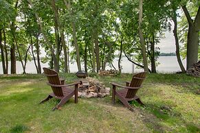 Lakefront Retreat in Alexandria w/ Kayaks & Dock