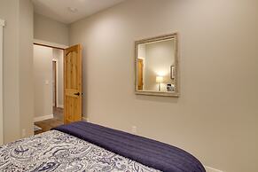 Kayaks & Dock: Lakefront Retreat in Alexandria