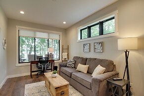 Kayaks & Dock: Lakefront Retreat in Alexandria