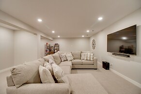 Kayaks & Dock: Lakefront Retreat in Alexandria