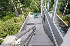 Bayfront Plymouth Gem w/ Sunroom, Steps to Shore!
