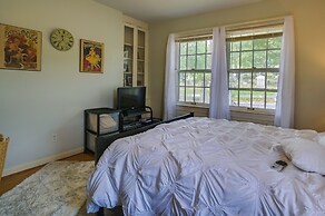 Cumberland Cottage w/ Screened Porch + Fire Pit!