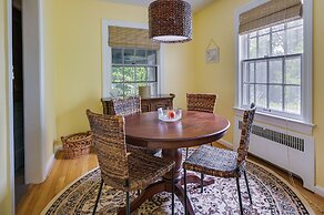 Cumberland Cottage w/ Screened Porch + Fire Pit!