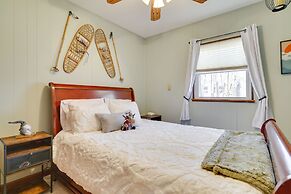 Cozy Pocono Lake Cottage w/ Fire Pit + Ping Pong!