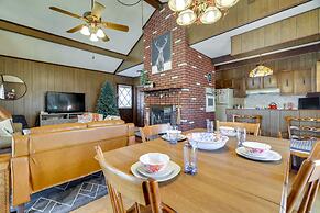 Cozy Pocono Lake Cottage w/ Fire Pit + Ping Pong!