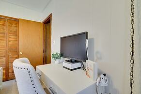 Cozy Pocono Lake Cottage w/ Fire Pit + Ping Pong!