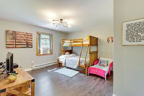 Private Hot Tub & Fire Pit: Pocono Lake House!