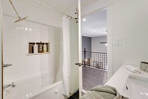 Private Hot Tub & Fire Pit: Pocono Lake House!