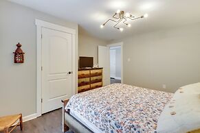 Private Hot Tub & Fire Pit: Pocono Lake House!