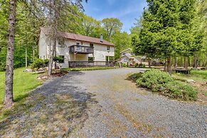 Private Hot Tub & Fire Pit: Pocono Lake House!