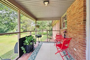 Greensboro Golf Getaway - 9 Mi to Downtown!
