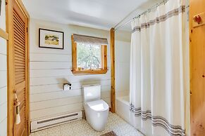 Gorgeous Sunday River Cabin w/ Saltwater Hot Tub!