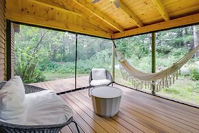 Gorgeous Sunday River Cabin w/ Saltwater Hot Tub!
