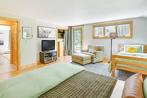 Gorgeous Sunday River Cabin w/ Saltwater Hot Tub!