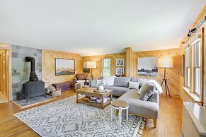 Gorgeous Sunday River Cabin w/ Saltwater Hot Tub!