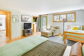 Gorgeous Sunday River Cabin w/ Saltwater Hot Tub!