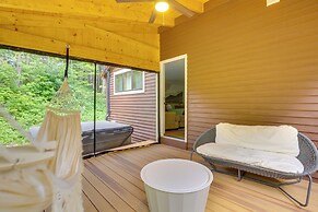 Gorgeous Sunday River Cabin w/ Saltwater Hot Tub!