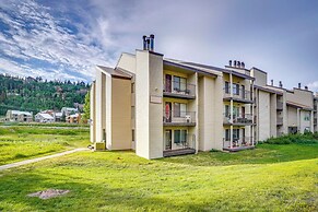 Ski-in/ski-out Brian Head Condo w/ Hot Tub!