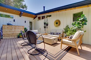 Whidbey Island Oasis: Walk to Beach, Hot Tub, View