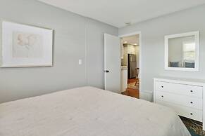 Connecticut Retreat: Steps to Historic Downtown!