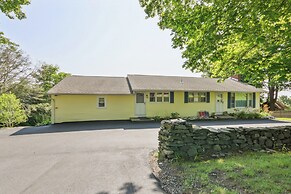 Connecticut Retreat: Steps to Historic Downtown!