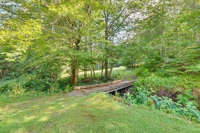 Cozy Livingston Manor Home w/ Wood-burning Stove!