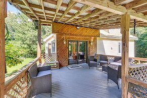 Cozy Livingston Manor Home w/ Wood-burning Stove!