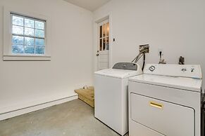 Hendersonville Haven w/ Fire Pit, Grill, Deck!