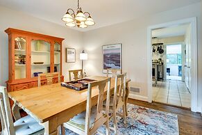 Hendersonville Haven w/ Fire Pit, Grill, Deck!